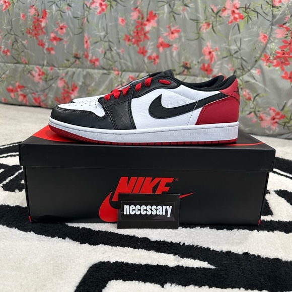 Nike Air Jordan 1 Low OG ‘Black Toe’ 🚨FINAL DROP🚨 - Picture 3 of 9